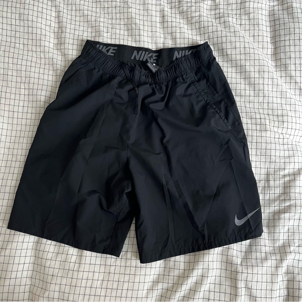 Nike Men's Black Athletic Shorts - 9”